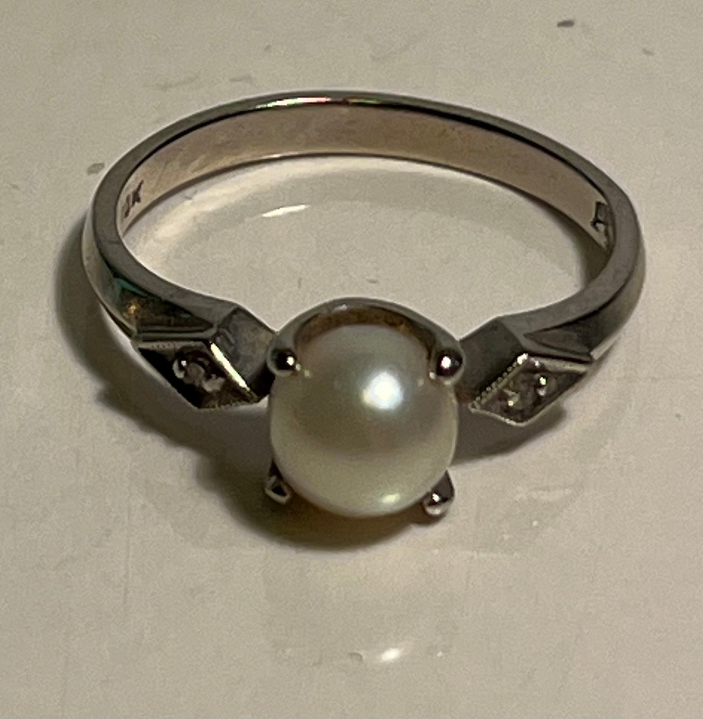 10K White Gold Pearl Ring Size 7